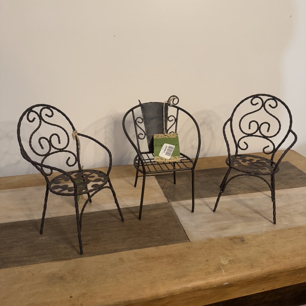 Black Intricate Metal Decor Accents